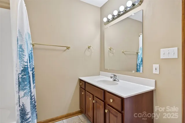 $270,000 | 307 # 7 Blue Ridge Drive South, Marion, NC 28752