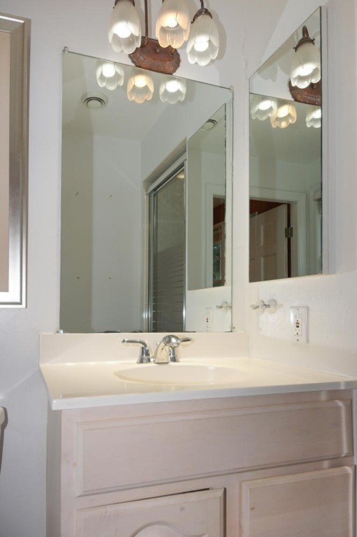 27 Griscom Road Sudbury, MA 01776 - Photo 10 of 27 Gallery Image 10