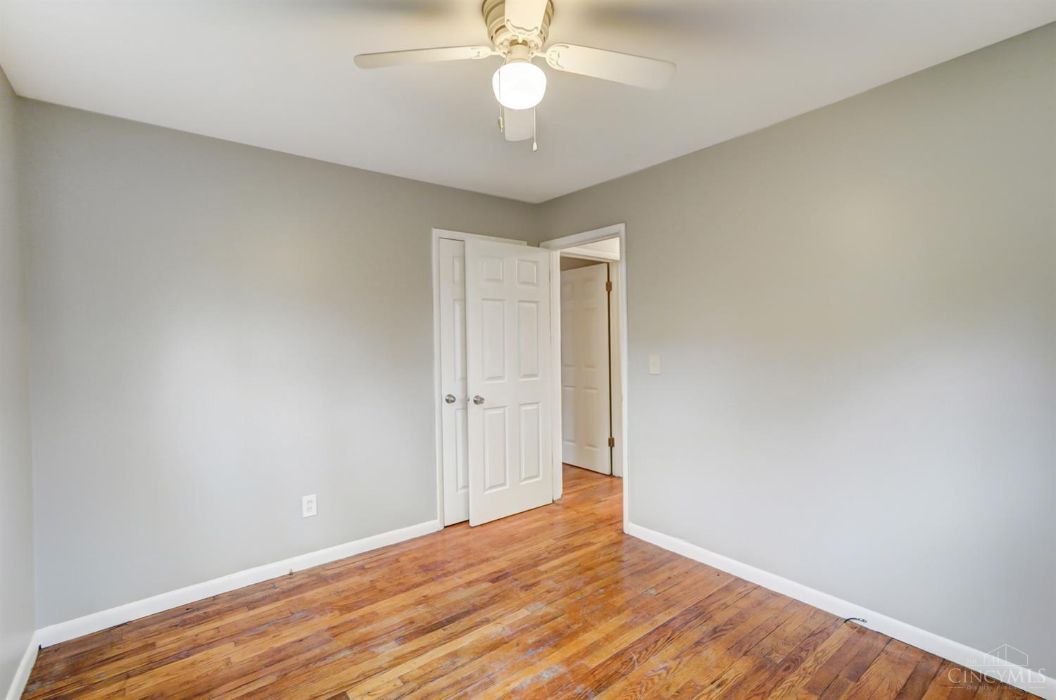 382 Ingram Road Greenhills, OH 45218 - Photo 15 of 27