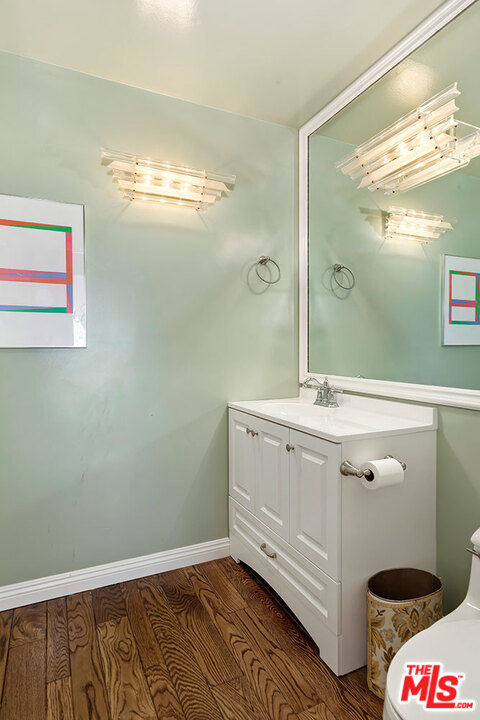 2176 Ridge Drive Los Angeles, CA 90049 - Photo 16 of 34