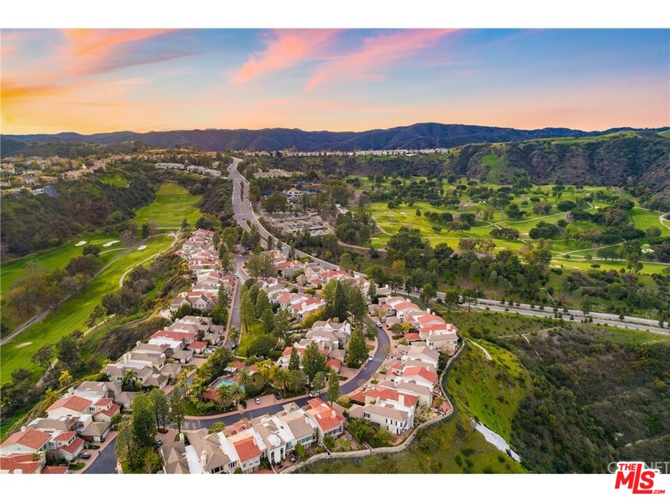 2176 Ridge Drive Los Angeles, CA 90049 - Photo 31 of 34