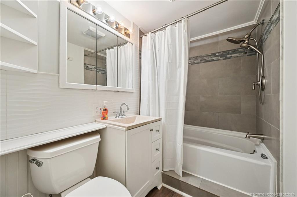 3003 Southeast River Terrace Stuart, FL 34996 - Photo 13 of 45