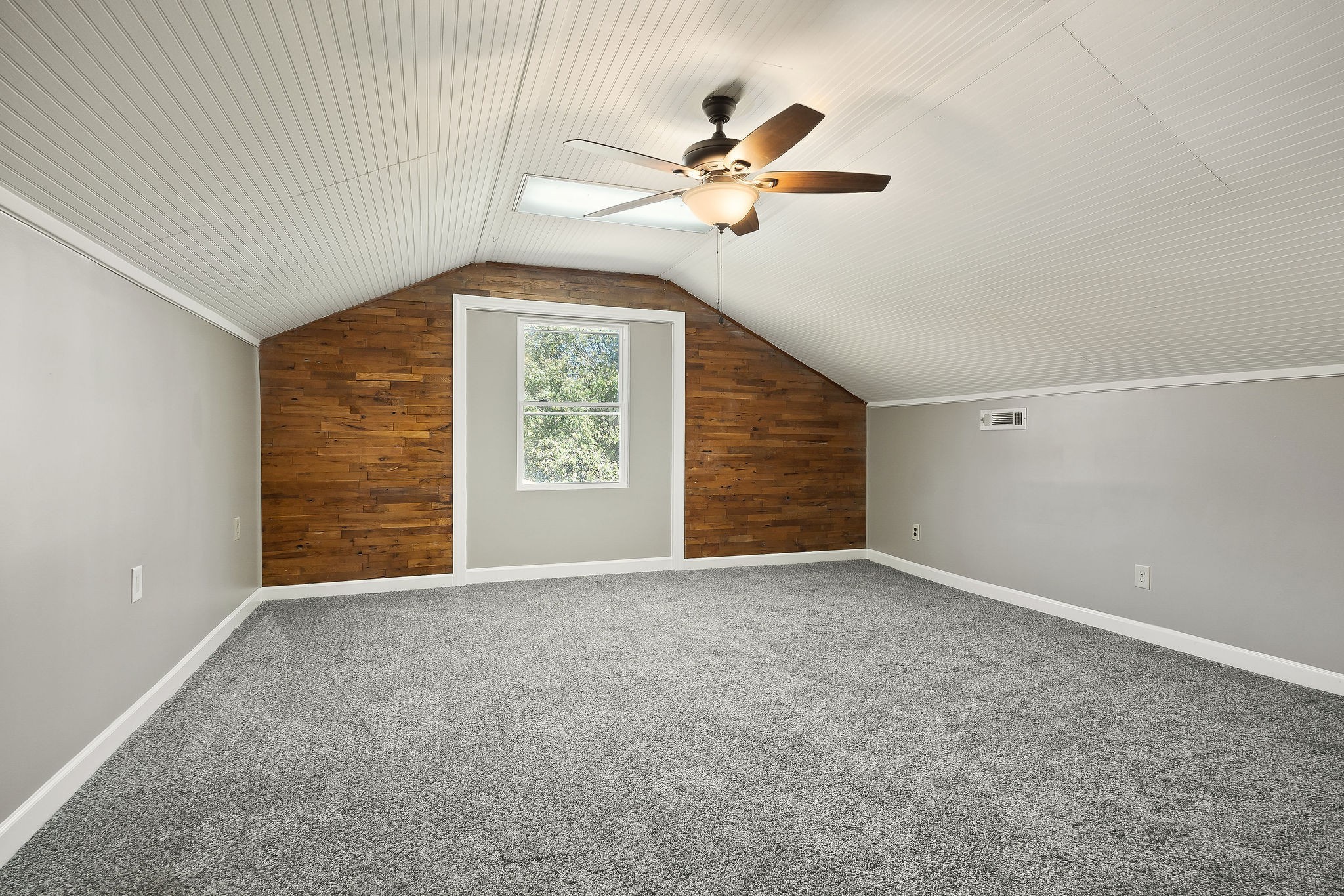 415 Allen Ferry Road Smithville, TN 37166 - Photo 34 of 41 an empty room with windows and fan