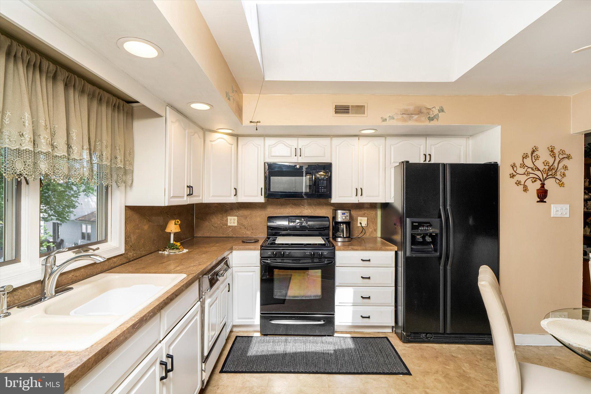 8 Quaint Lane Hamilton, NJ 08690 - Photo 15 of 34