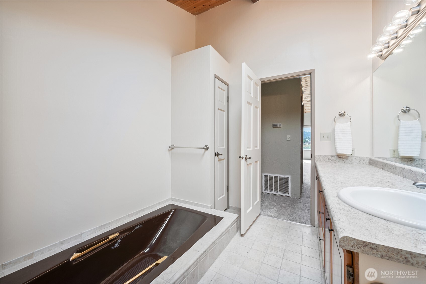 1310 River Road, Unit 2 Longview, WA 98632 - Photo 15 of 40