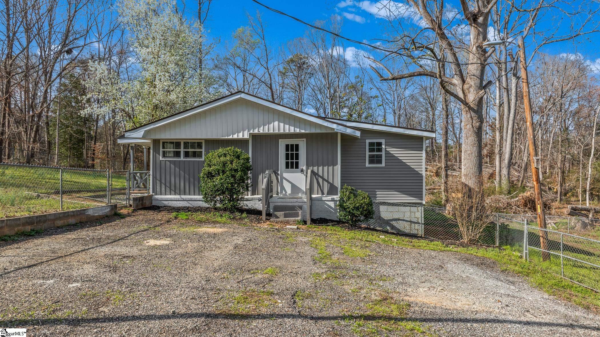 131 Fall Street Woodruff, SC 29388 - Photo 5 of 31