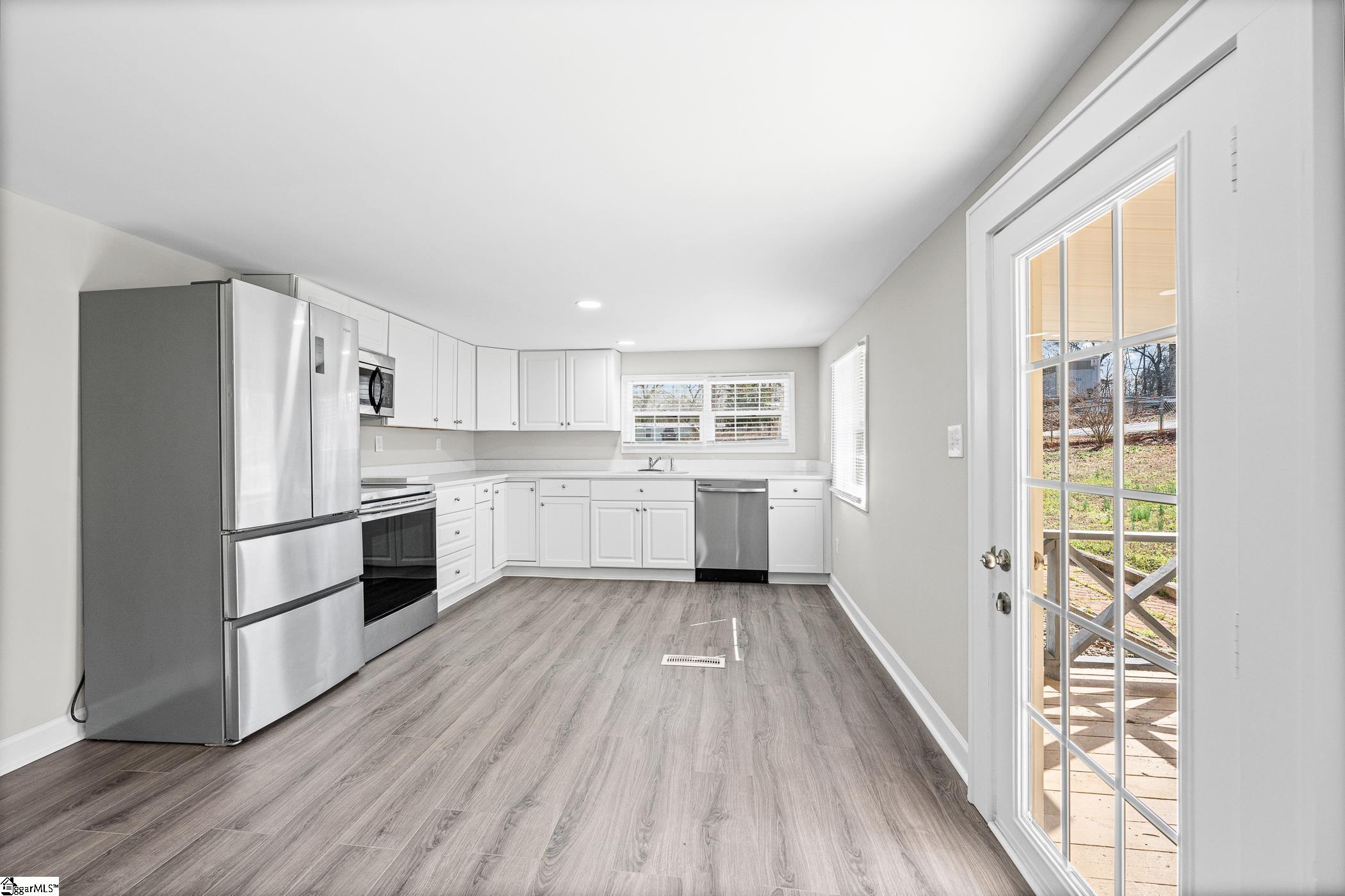 131 Fall Street Woodruff, SC 29388 - Photo 6 of 31