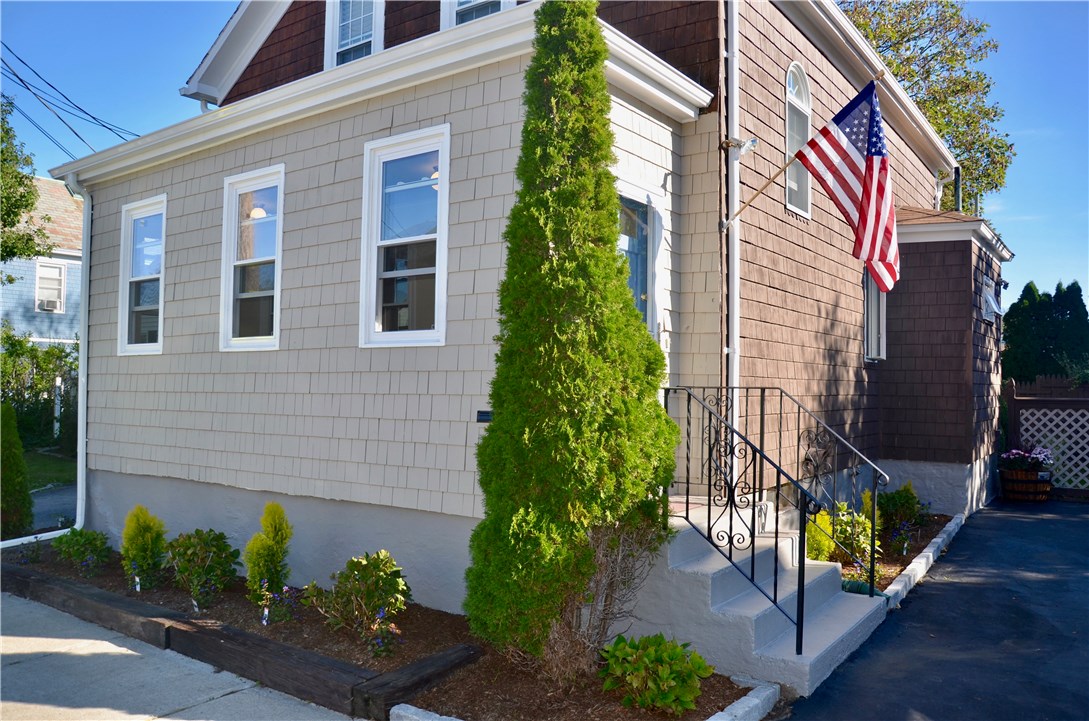 15 Halsey Street Newport, RI 02840 - Photo 2 of 33