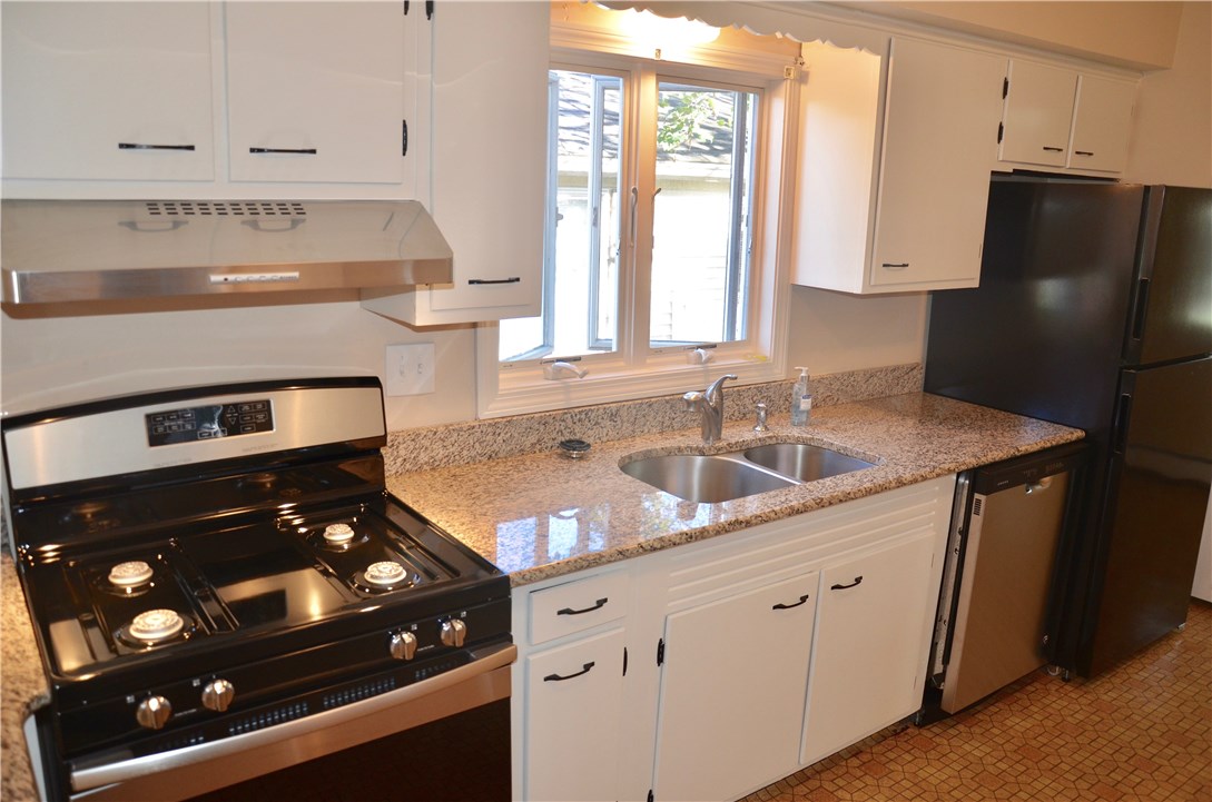 15 Halsey Street Newport, RI 02840 - Photo 27 of 33