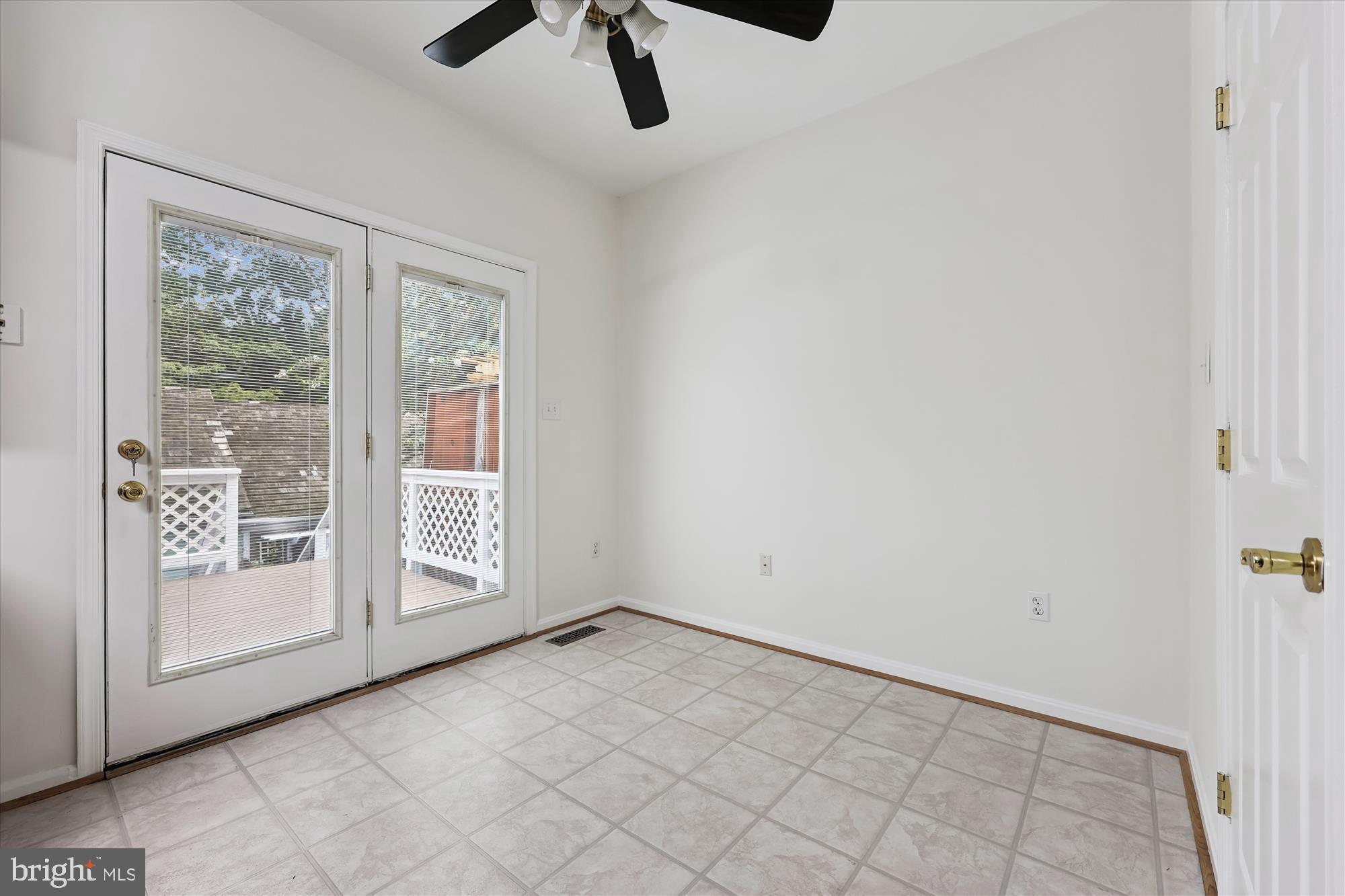 473 Tschiffely Square Road Gaithersburg, MD 20878 - Photo 16 of 64 a view of empty room with floor to ceiling window