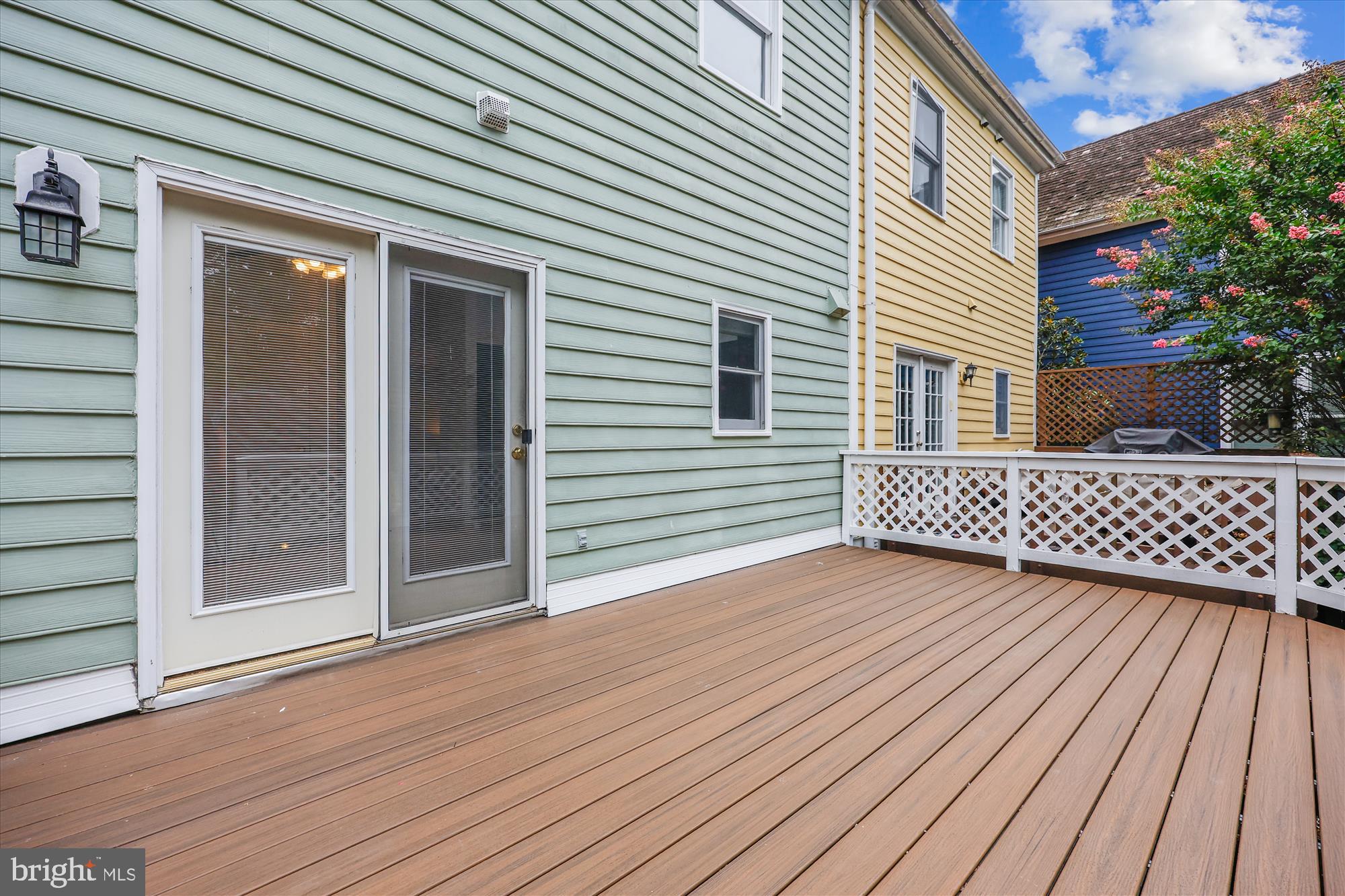 473 Tschiffely Square Road Gaithersburg, MD 20878 - Photo 45 of 64 a view of a wooden deck