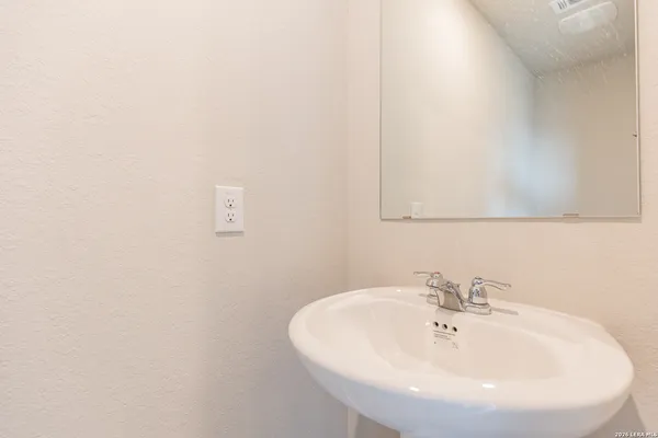 $1,850 | 2766 Rosefinch, New Braunfels, TX 78130