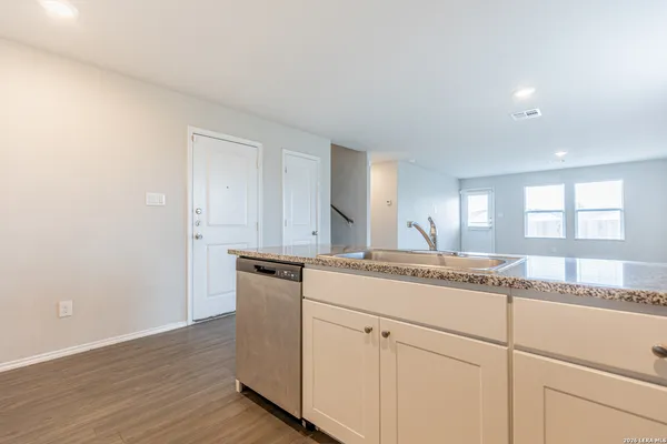 $1,825 | 2766 Rosefinch, New Braunfels, TX 78130