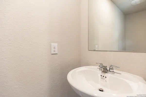 $1,850 | 2766 Rosefinch, New Braunfels, TX 78130