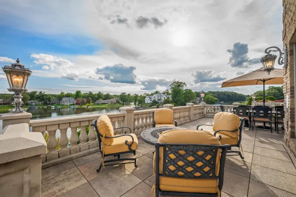 $2,990,000 | 459 Surrey Hill Lane, Valparaiso, IN 46385