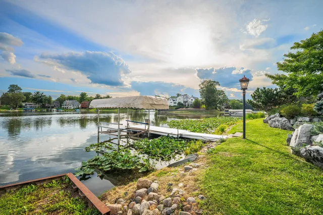 $2,990,000 | 459 Surrey Hill Lane, Valparaiso, IN 46385