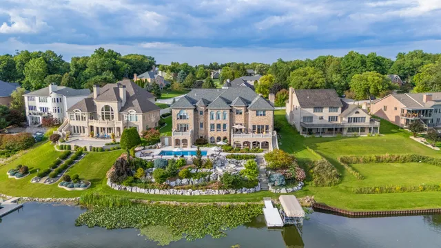 $2,990,000 | 459 Surrey Hill Lane, Valparaiso, IN 46385