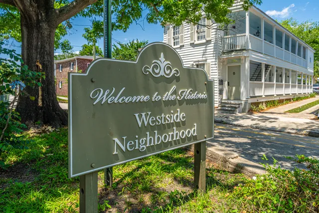 $699,999 | 200 Fishburne Street, Charleston, SC 29403