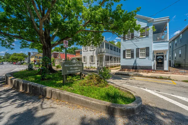 $699,999 | 200 Fishburne Street, Charleston, SC 29403