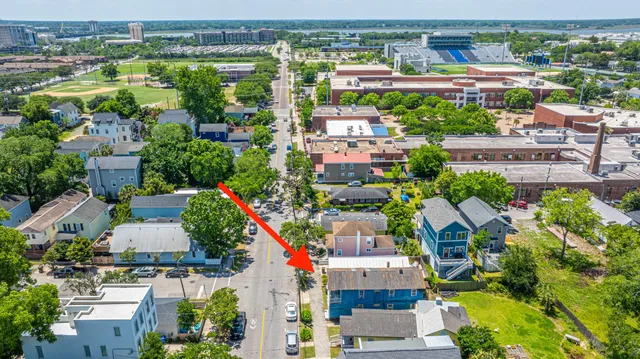 $699,999 | 200 Fishburne Street, Charleston, SC 29403