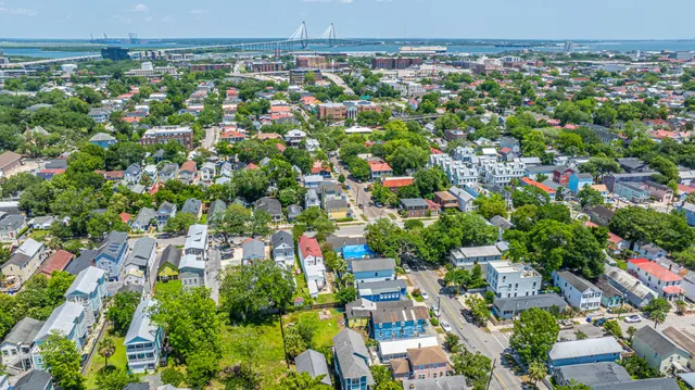 $699,999 | 200 Fishburne Street, Charleston, SC 29403