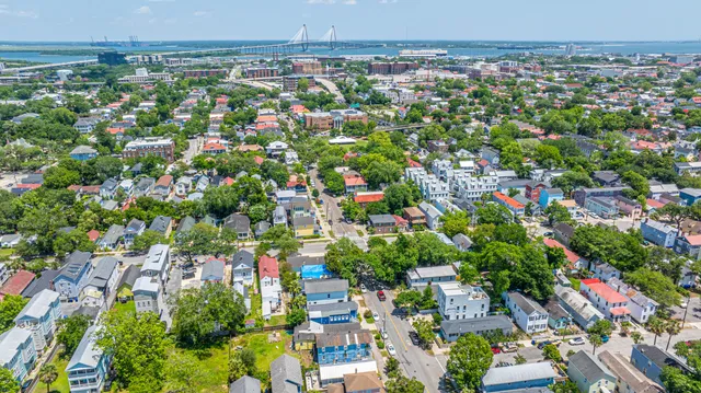 $699,999 | 200 Fishburne Street, Charleston, SC 29403