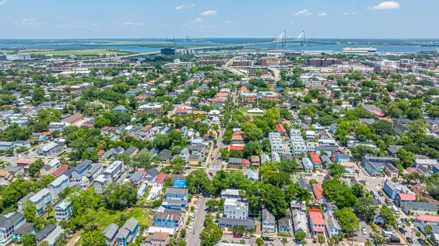 $699,999 | 200 Fishburne Street, Charleston, SC 29403