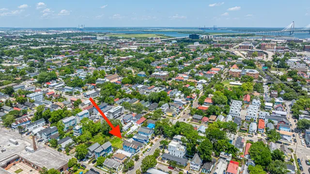 $699,999 | 200 Fishburne Street, Charleston, SC 29403