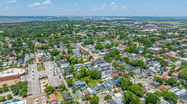 $699,999 | 200 Fishburne Street, Charleston, SC 29403