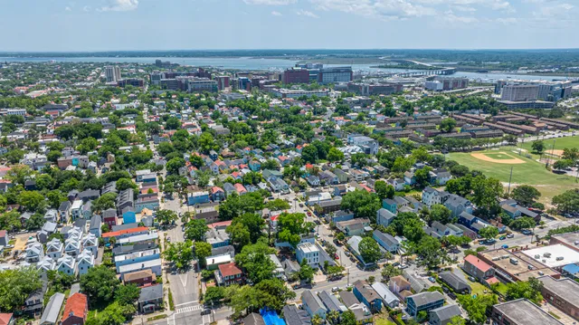 $699,999 | 200 Fishburne Street, Charleston, SC 29403