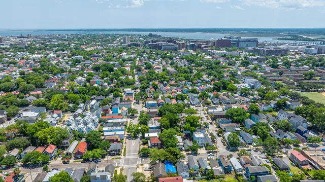 $699,999 | 200 Fishburne Street, Charleston, SC 29403