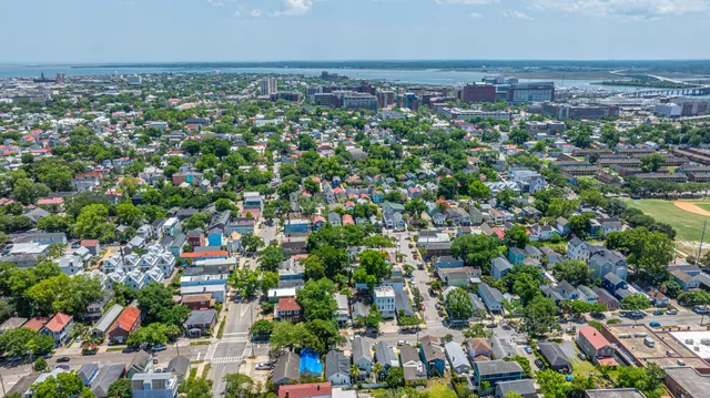 $699,999 | 200 Fishburne Street, Charleston, SC 29403