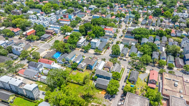 $699,999 | 200 Fishburne Street, Charleston, SC 29403