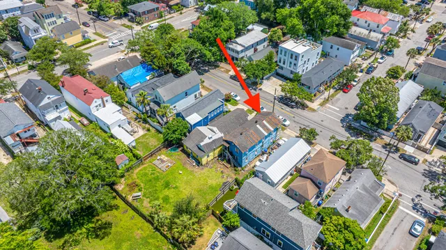 $699,999 | 200 Fishburne Street, Charleston, SC 29403