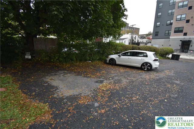 $1,950 | 65 North 4th Street, Easton, PA 18042