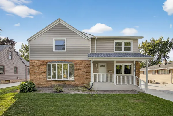 $500,000 | 8318 Howard Avenue, Munster, IN 46321