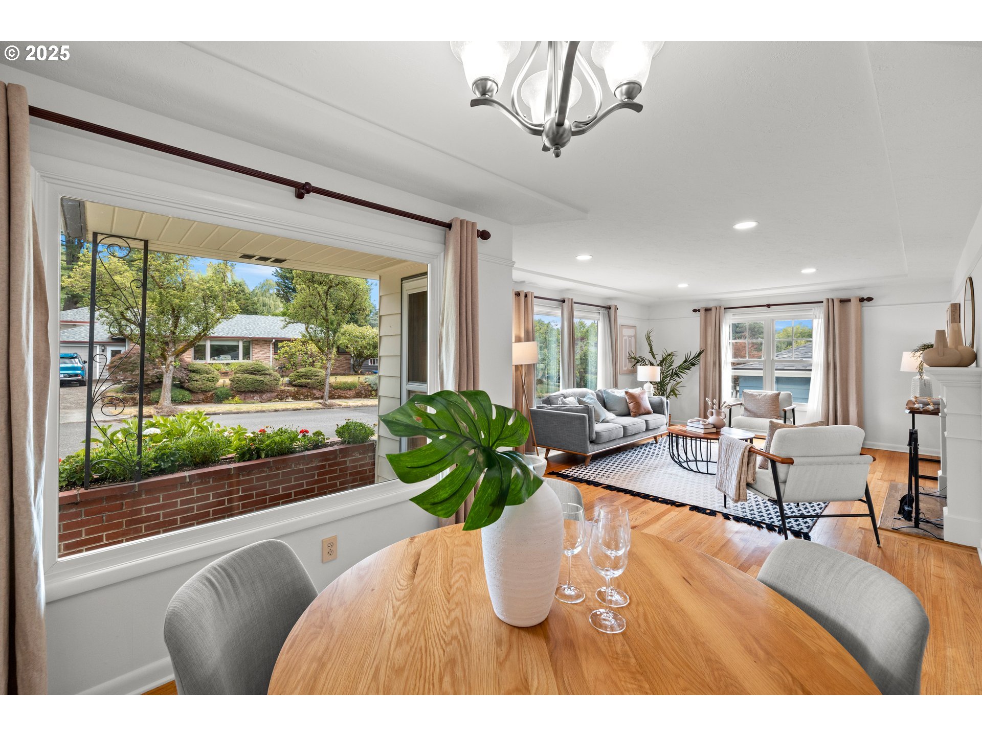 6458 Southwest Loop Drive Portland, OR 97221 - Photo 12 of 47 Gallery Image 12
