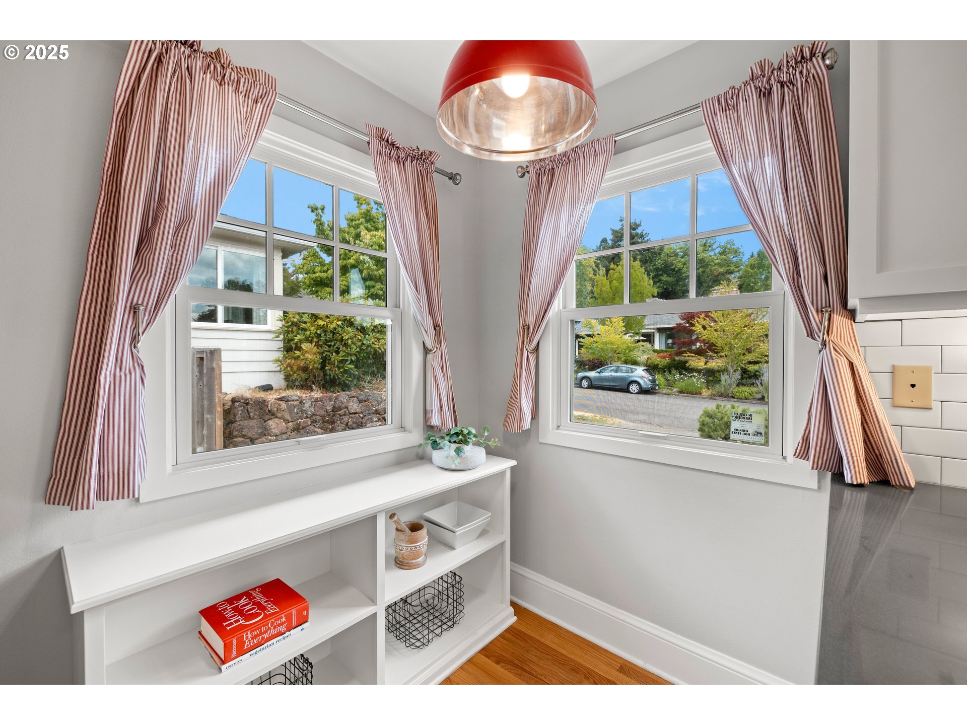 6458 Southwest Loop Drive Portland, OR 97221 - Photo 17 of 47 Gallery Image 17