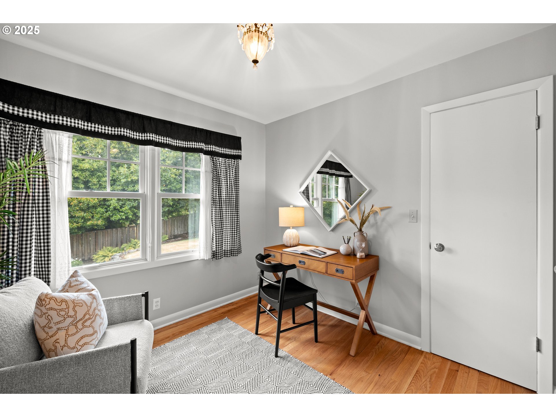 6458 Southwest Loop Drive Portland, OR 97221 - Photo 21 of 47 Gallery Image 21