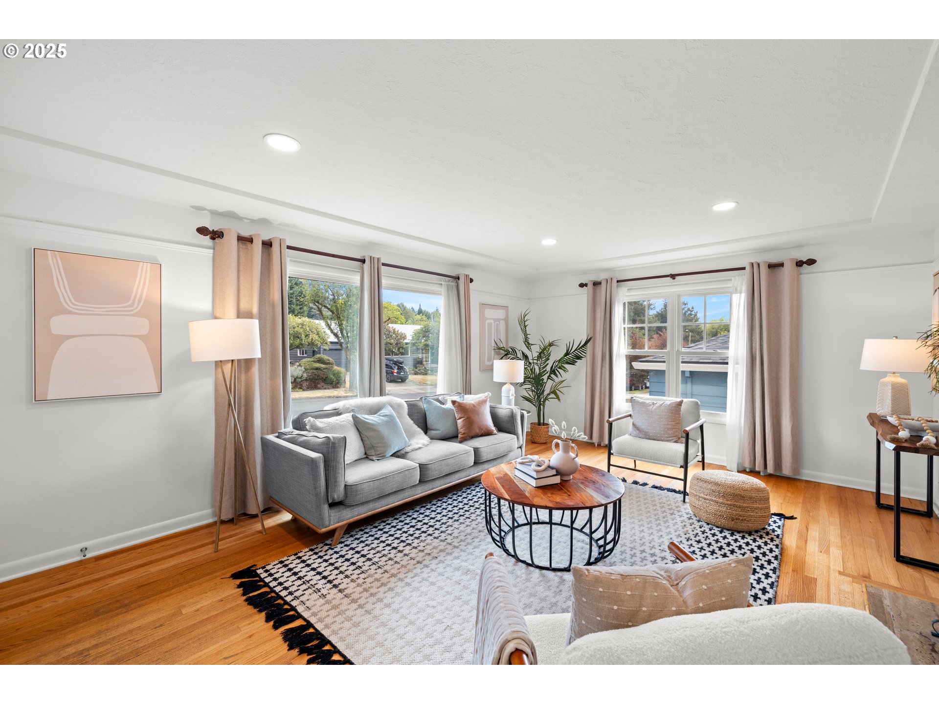 6458 Southwest Loop Drive Portland, OR 97221 - Photo 6 of 47 Gallery Image 6