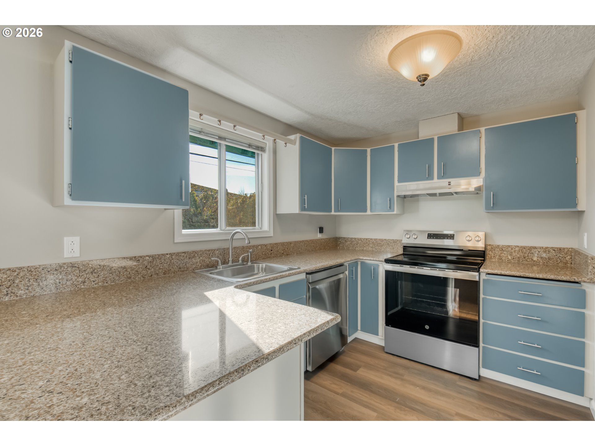 4923 Southeast 113th Avenue Portland, OR 97266 - Photo 17 of 38