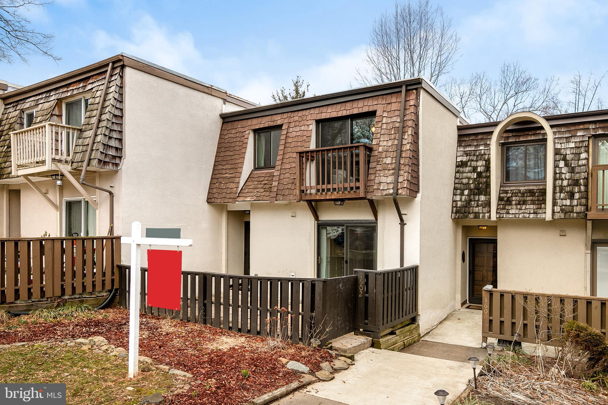 1602 Valencia Way Reston, VA 20190 - Photo 1 of 40