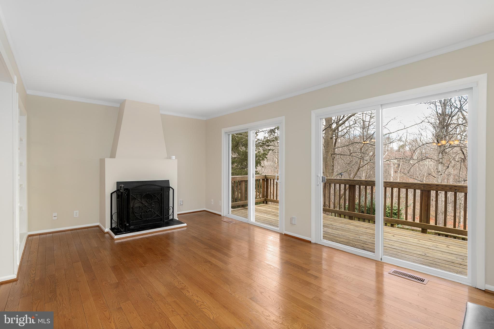 1602 Valencia Way Reston, VA 20190 - Photo 2 of 40