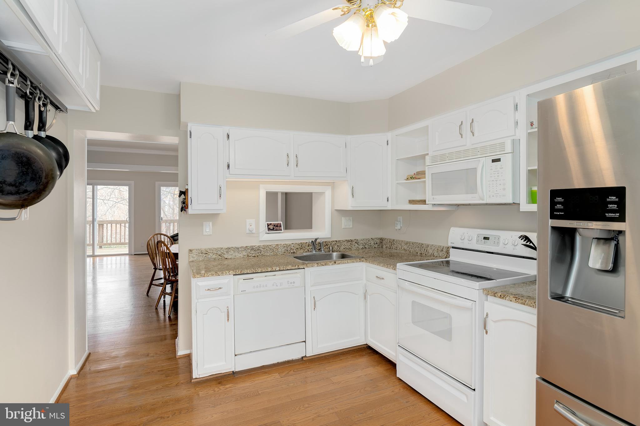1602 Valencia Way Reston, VA 20190 - Photo 12 of 40
