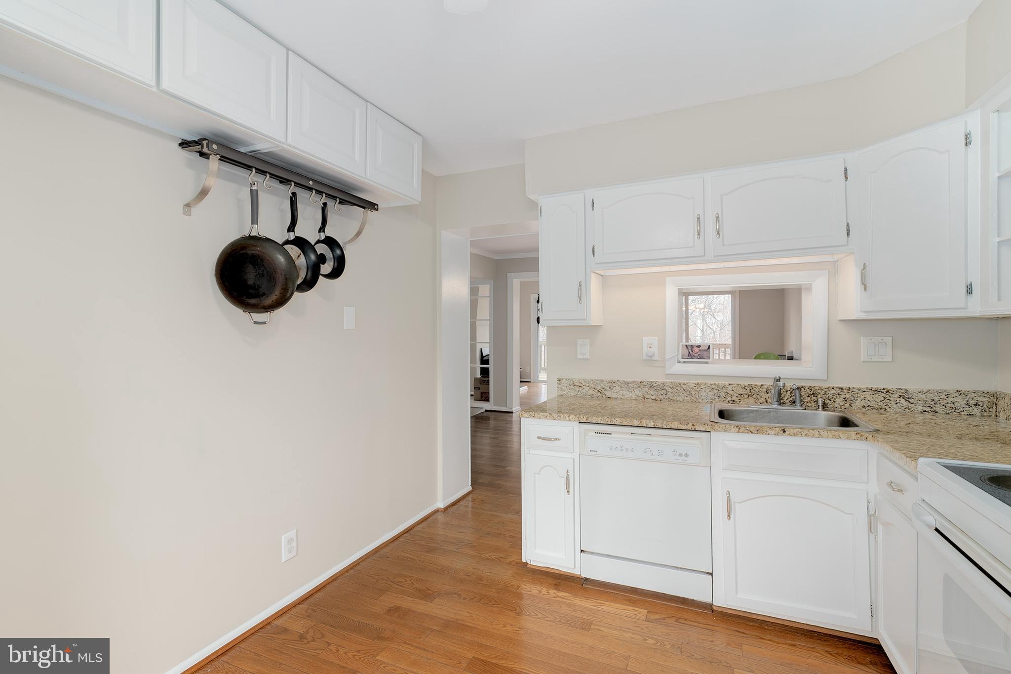 1602 Valencia Way Reston, VA 20190 - Photo 14 of 40