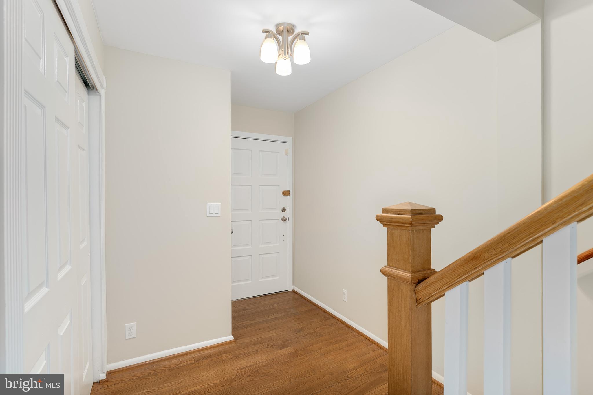 1602 Valencia Way Reston, VA 20190 - Photo 3 of 40