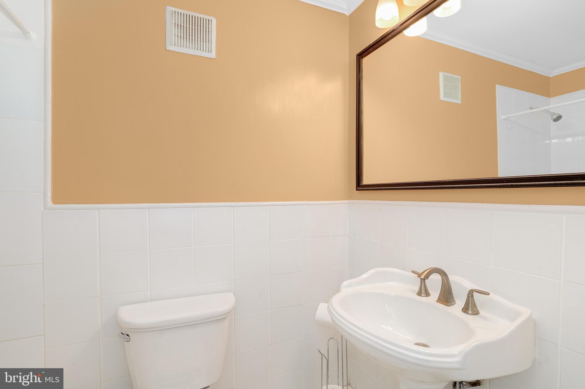 1602 Valencia Way Reston, VA 20190 - Photo 21 of 40