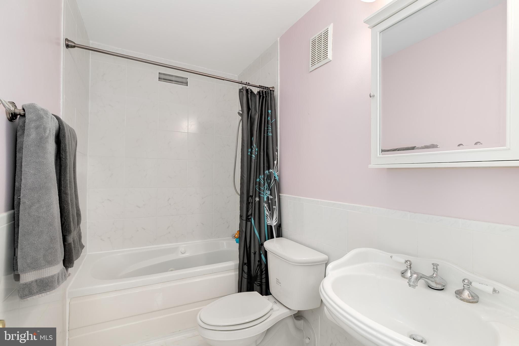 1602 Valencia Way Reston, VA 20190 - Photo 24 of 40