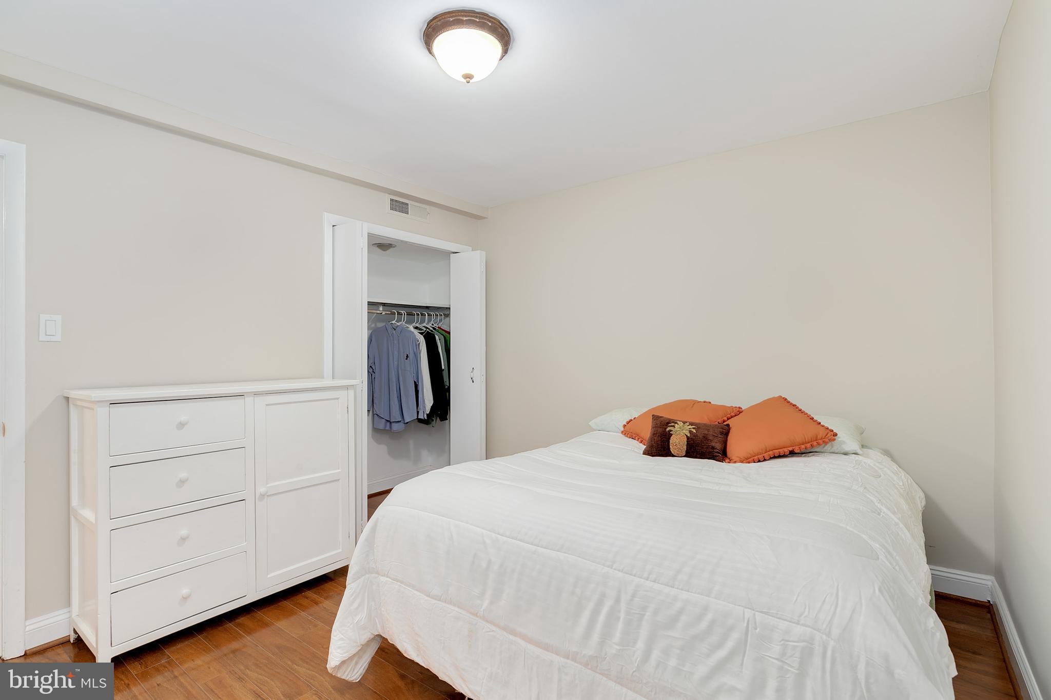 1602 Valencia Way Reston, VA 20190 - Photo 27 of 40