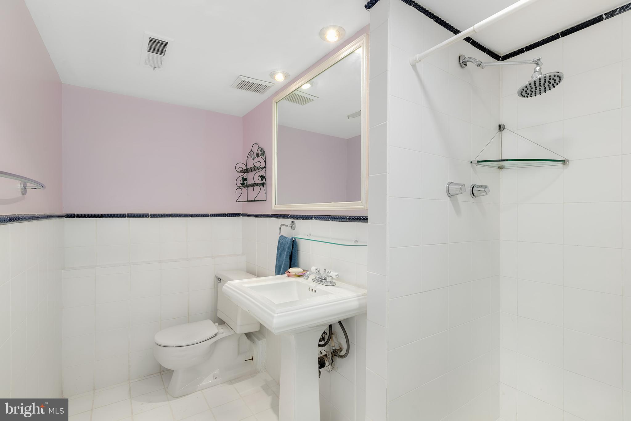 1602 Valencia Way Reston, VA 20190 - Photo 28 of 40
